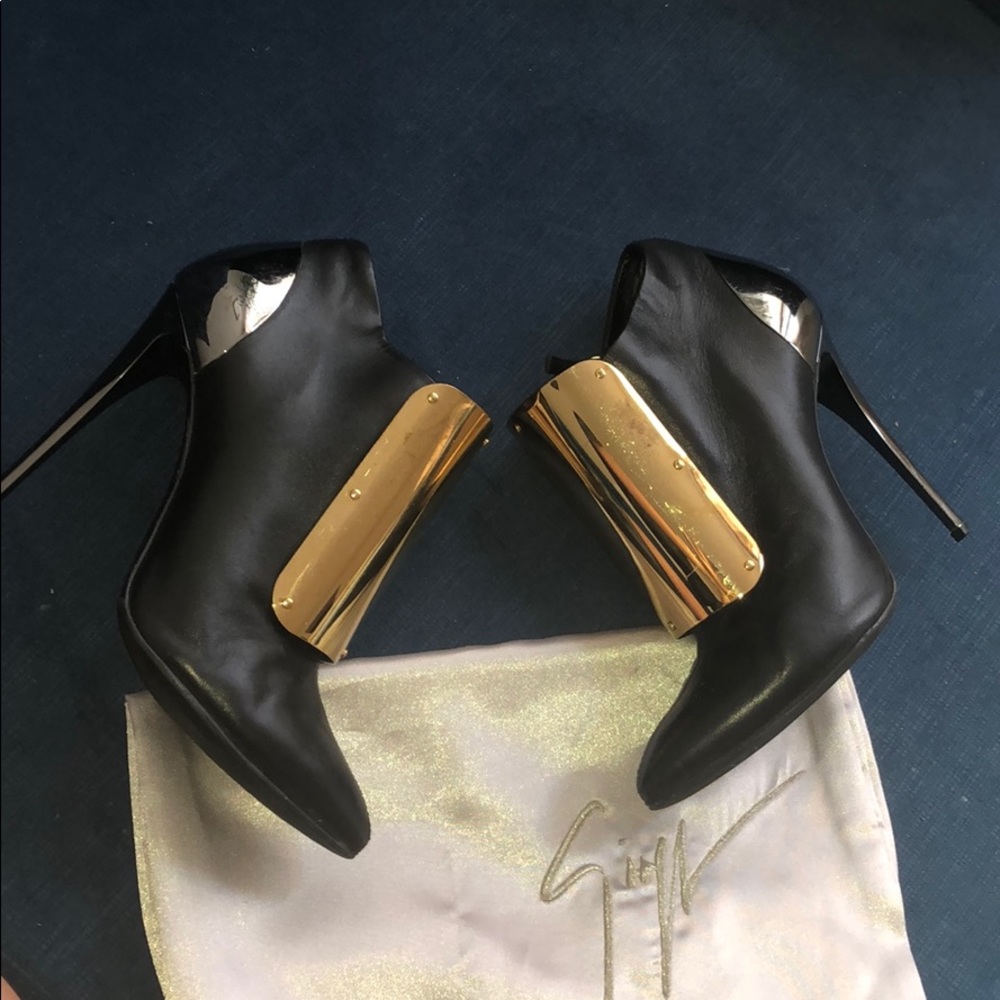 giuseppe zanotti booties